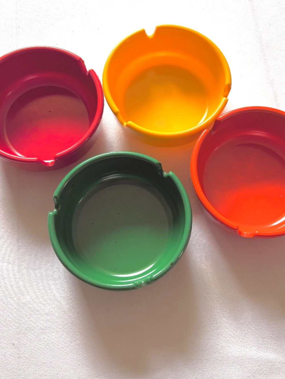 Vtg Ges-Line 4 Melamine Ashtrays MCM Retro Melmac - Red, Orange, Green, Yellow